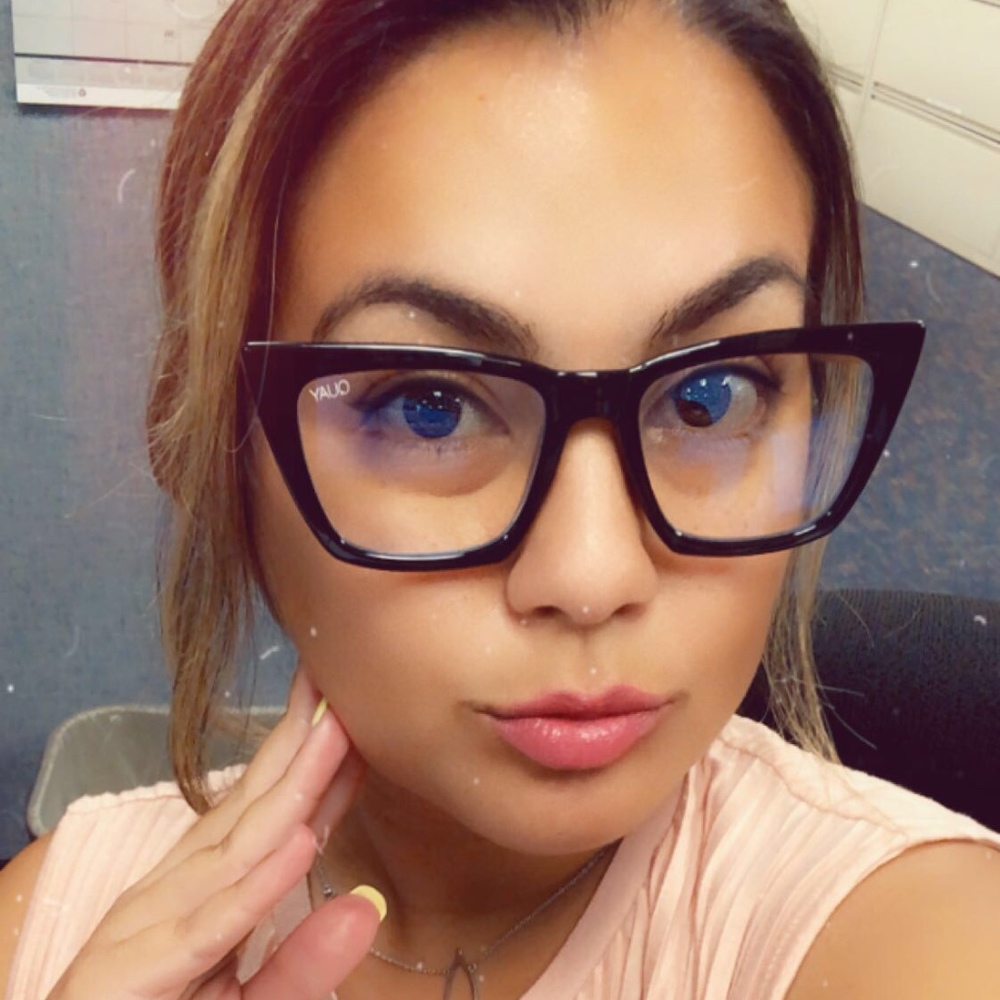Meet your Posher, Ivelisse